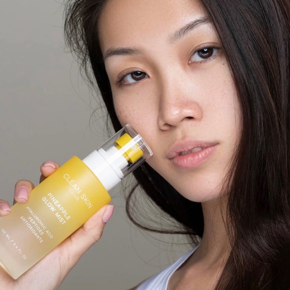 CLEAN SKIN CLUB PINEAPPLE GLOW MIST - Picture 3 of 15